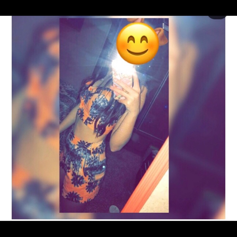 Orange palm tree shorts set